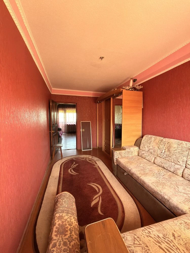 Sale of a 2-room apartment with gas boiler, Cheremushki "Ukraine".
