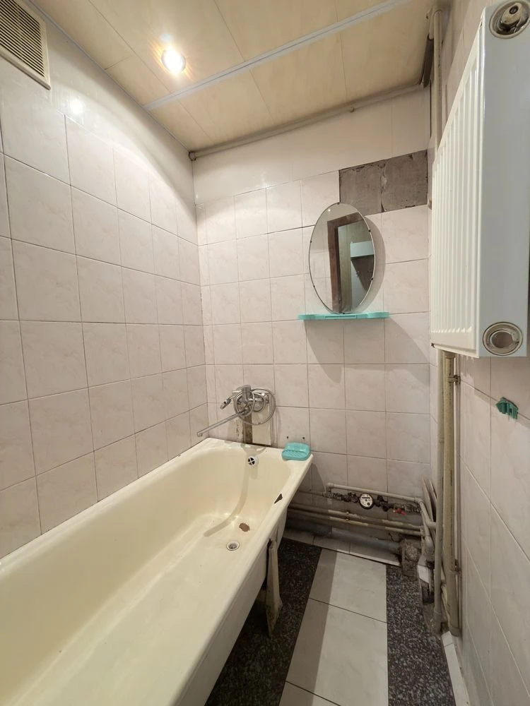 Sale of a 2-room apartment with gas boiler, Cheremushki "Ukraine".