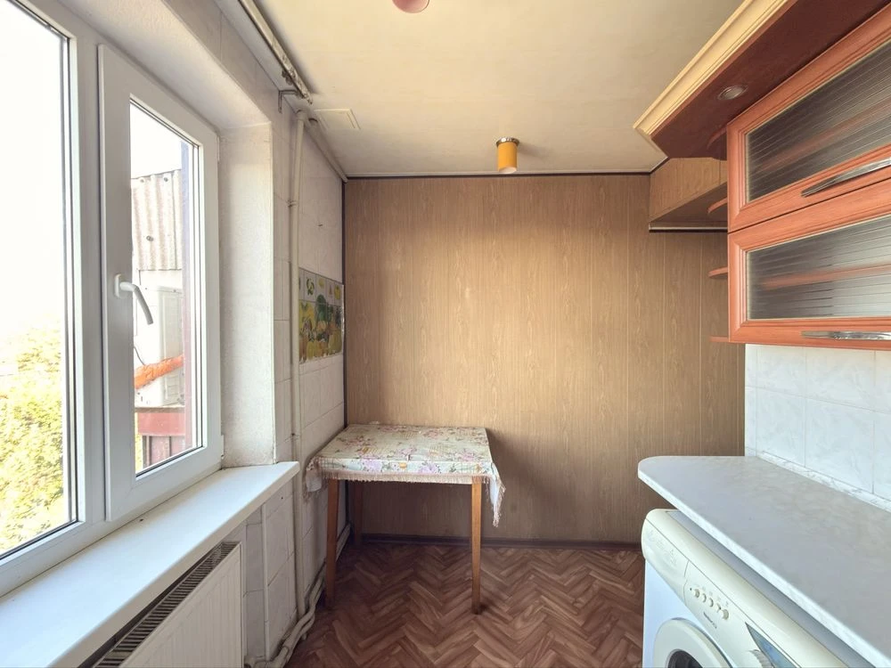 Sale of a 2-room apartment with gas boiler, Cheremushki "Ukraine".