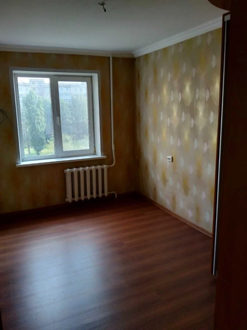 For Sale: 2-room apartment on Left Bank, 9th microdistrict