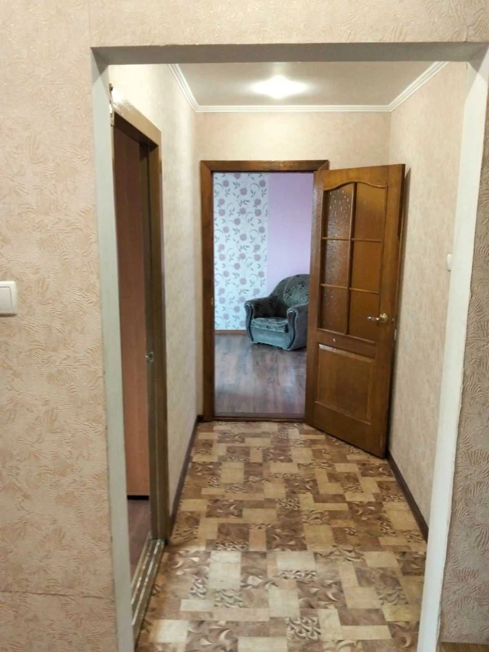 For Sale: 2-room apartment on Left Bank, 9th microdistrict