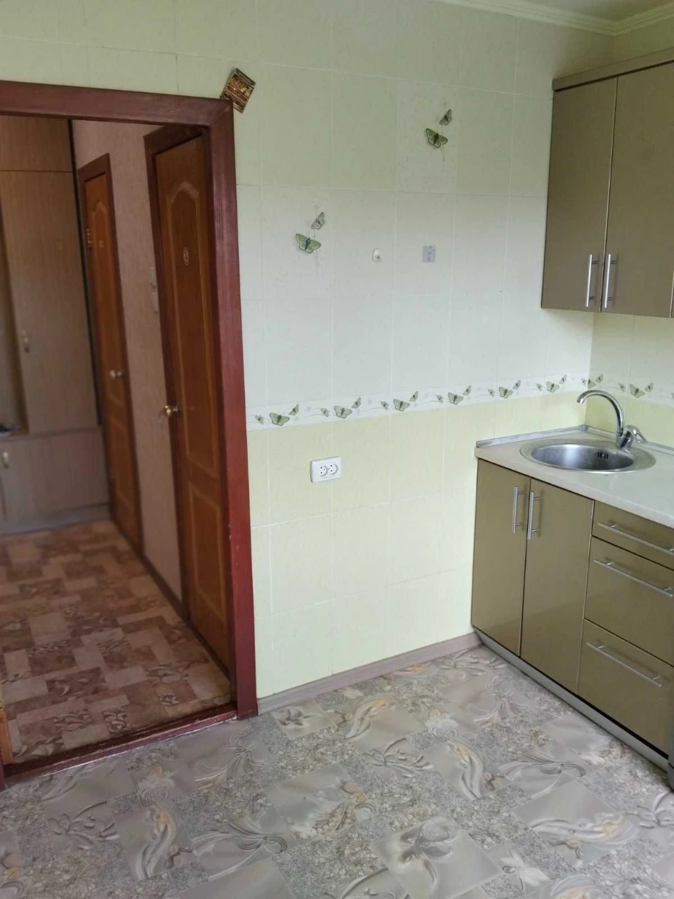 For Sale: 2-room apartment on Left Bank, 9th microdistrict