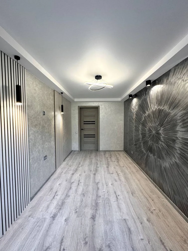 For Sale: 2-room apartment with renovated