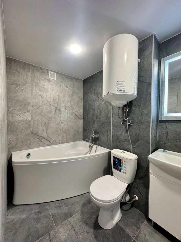 For Sale: 2-room apartment with renovated