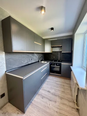 Продам 2-к квартиру, район автовокзала, с евроремонтом