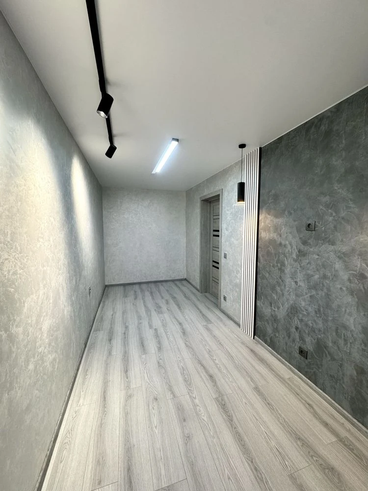Продам 2-к квартиру, район автовокзала, с евроремонтом