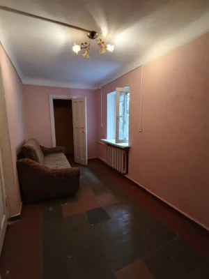 Продається 2-кімнатна квартира в районі Колеусівська