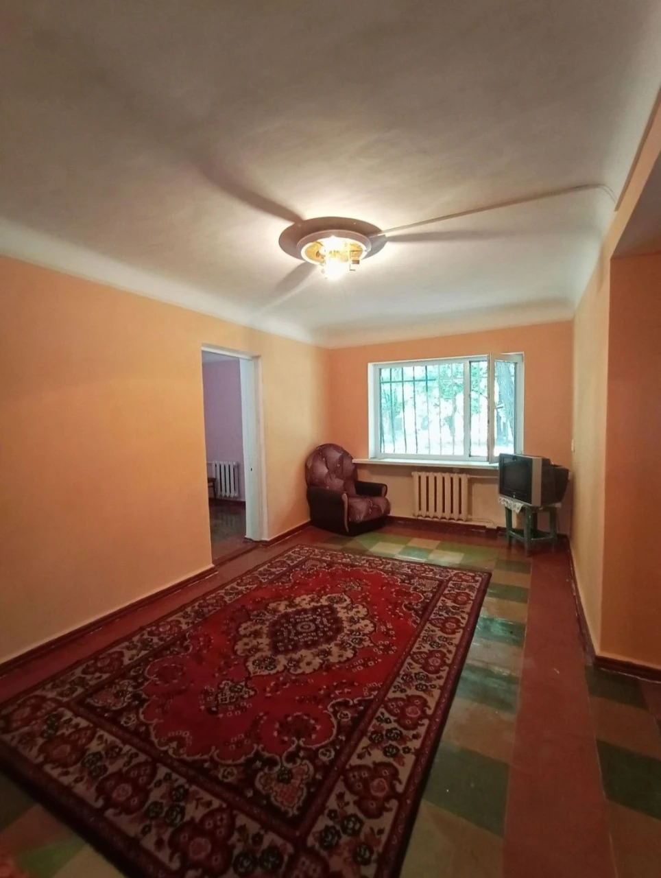 Продається 2-кімнатна квартира в районі Колеусівська