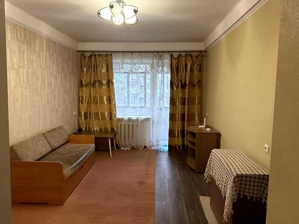 Apartment. Eugene Melnikov Street, Yevhenia Melnikova, Kamenyshche