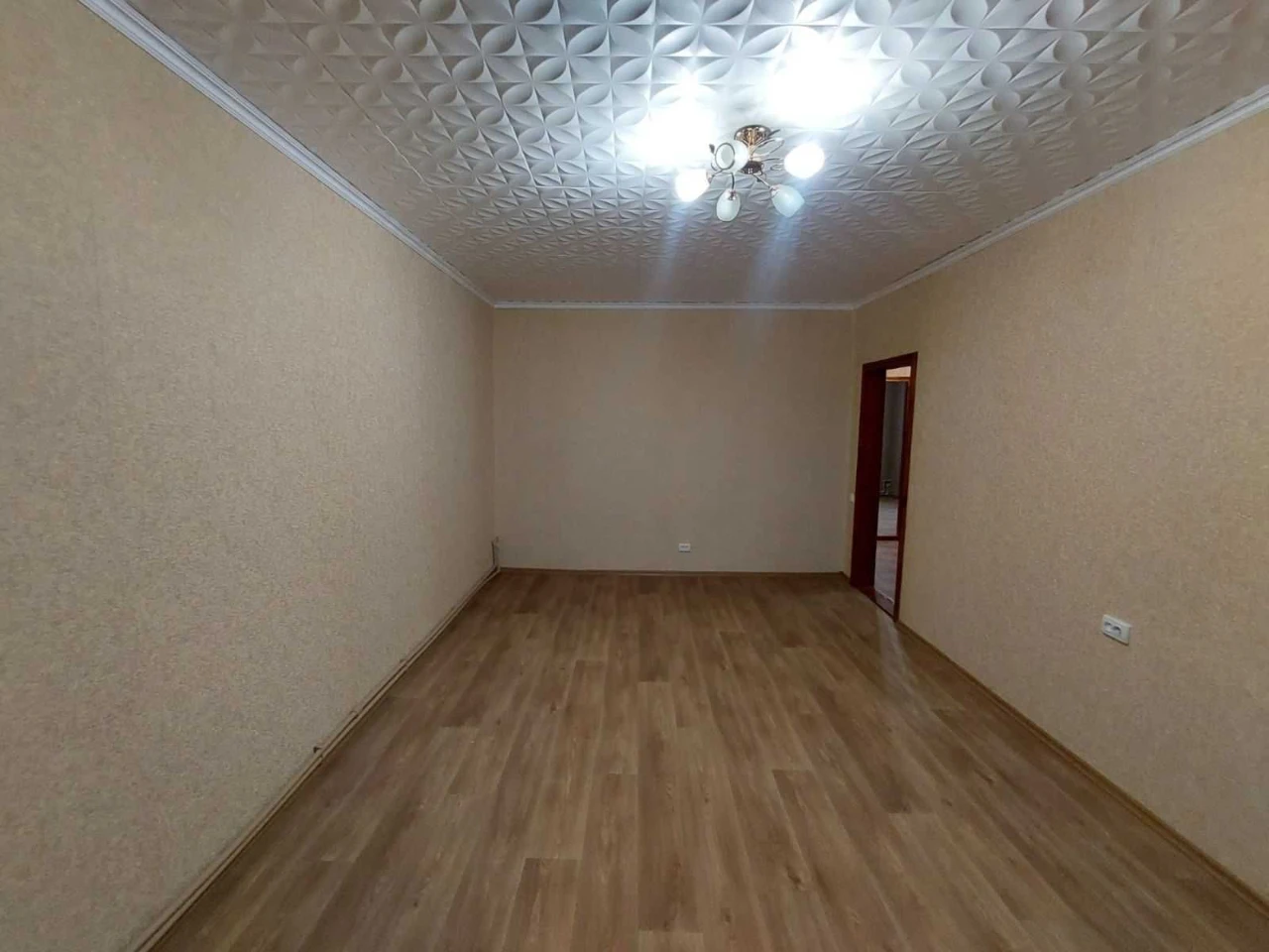 FOR SALE - 3-room apartment in District ГАО, 4th microdistrict (left bank) (N)