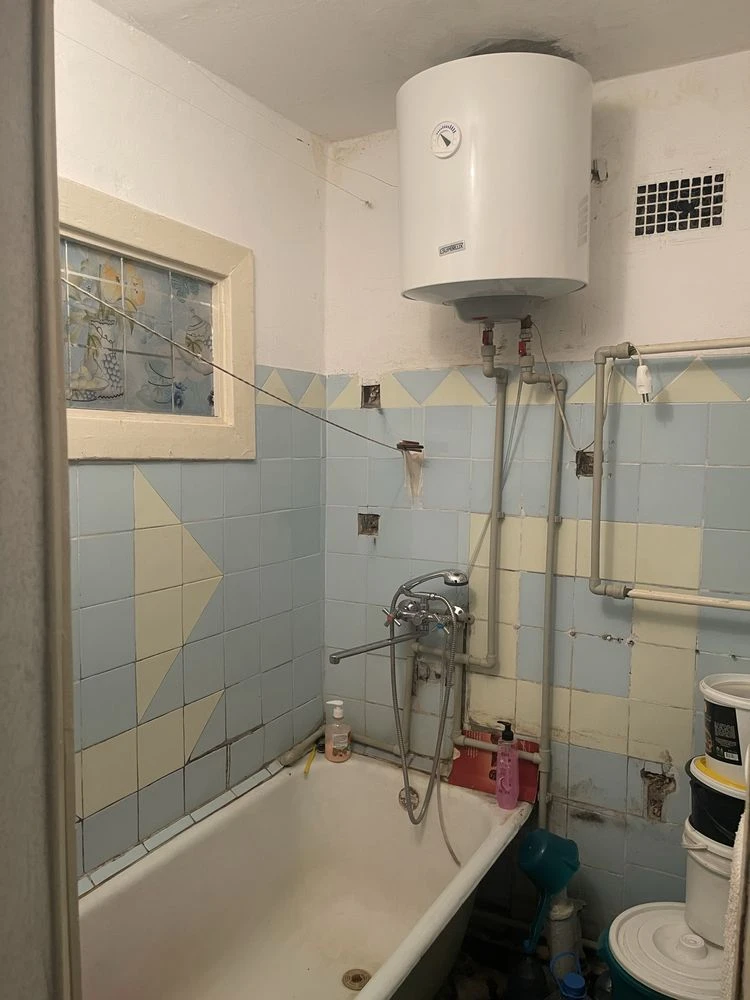Продається 2-кімнатна квартира, вулиця Миру, 3-й поверх