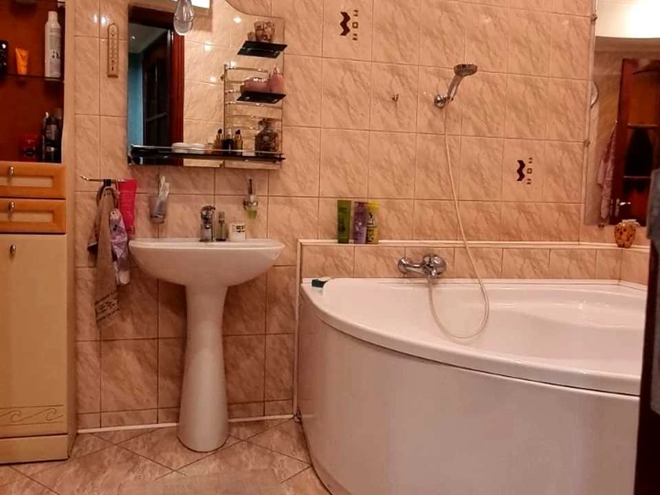 Apartment. Svoboda Street, Kam'yans'k.
