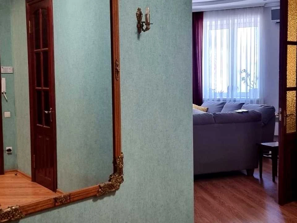 Apartment. Svoboda Street, Kam'yans'k.