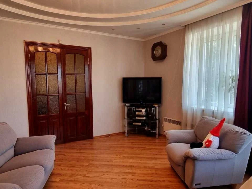 Apartment. Svoboda Street, Kam'yans'k.