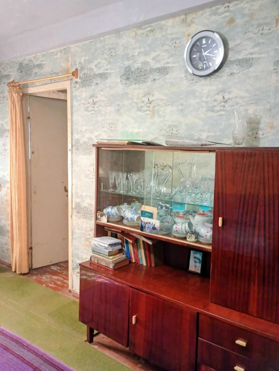 Selling a three-room apartment at the price of a one-room apartment.