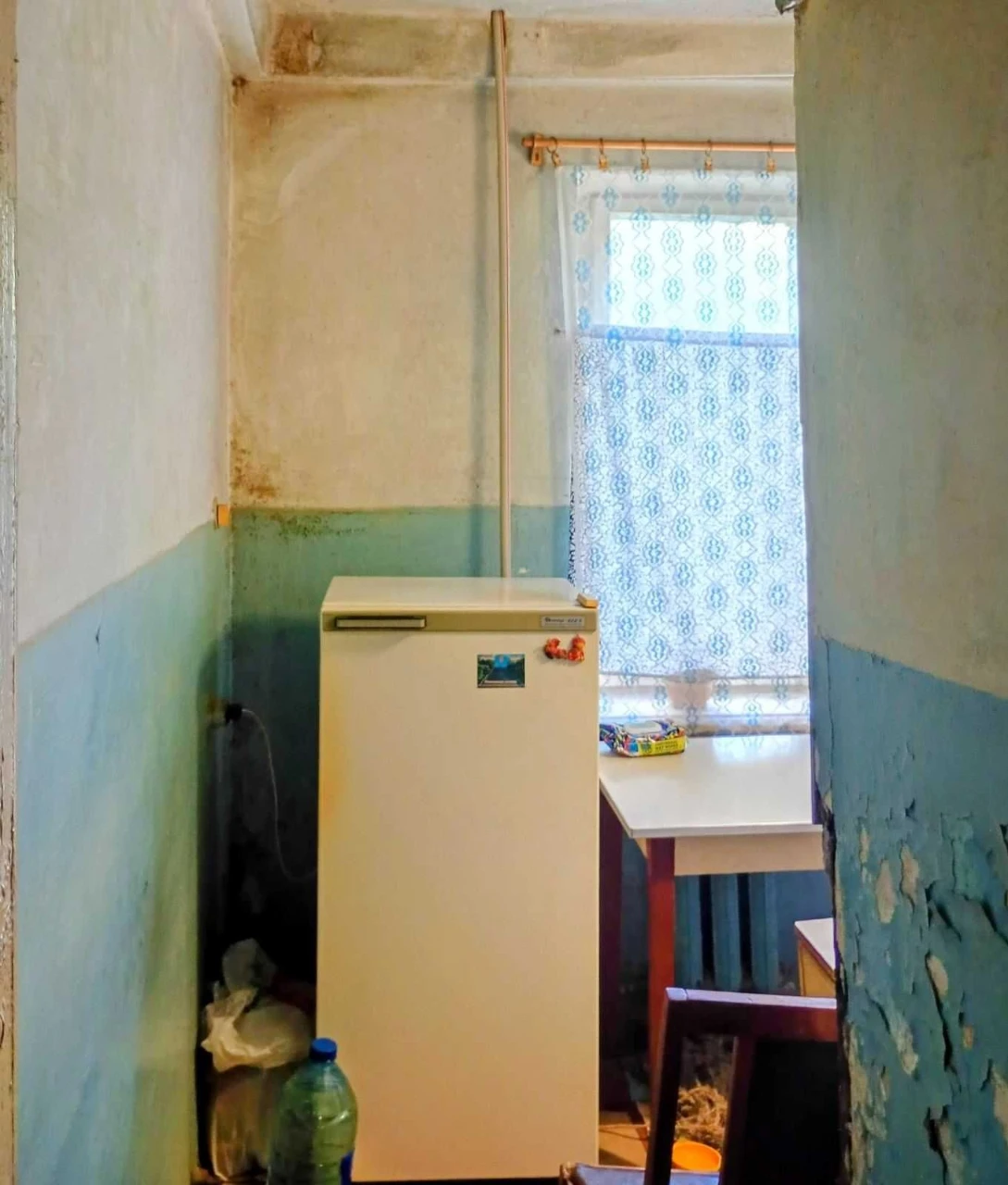 Selling a three-room apartment at the price of a one-room apartment.