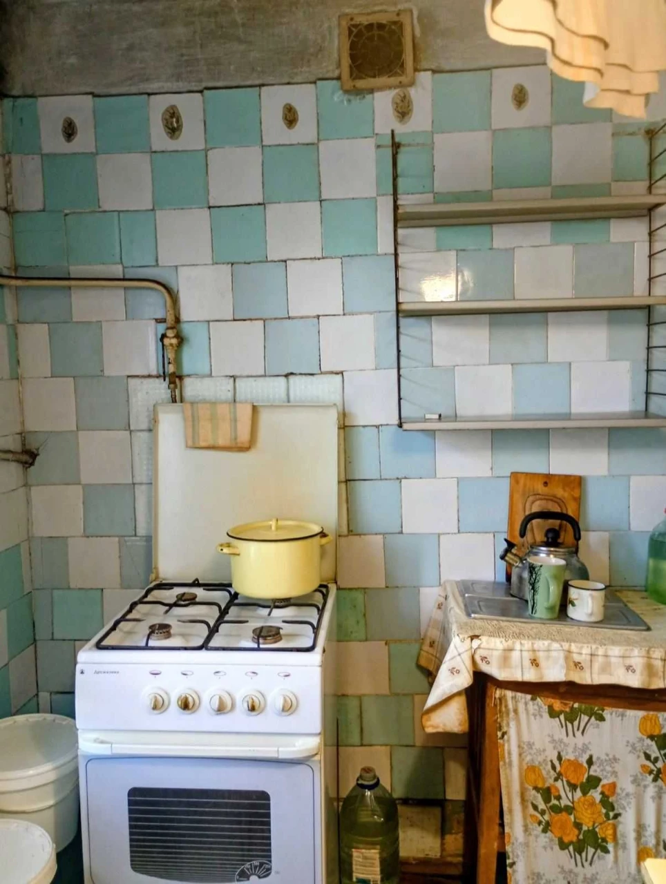 Selling a three-room apartment at the price of a one-room apartment.