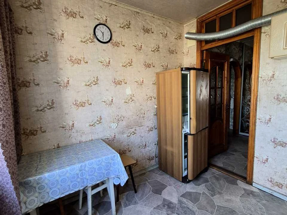 Apartment. Neskorenych Prospect, Kamenyshche
