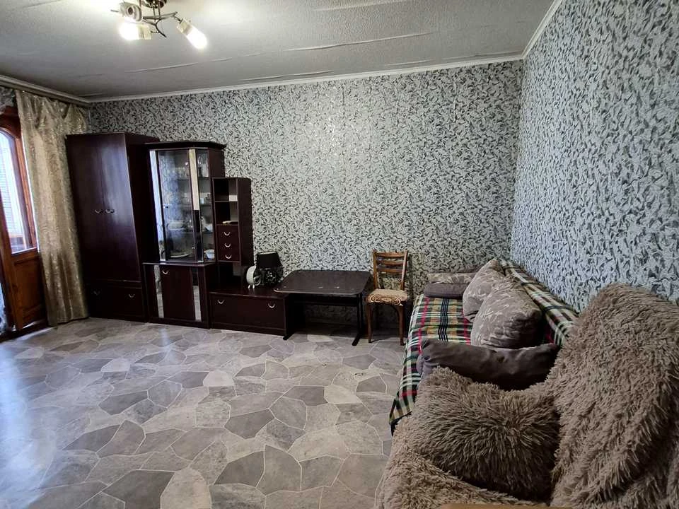 Apartment. Neskorenych Prospect, Kamenyshche