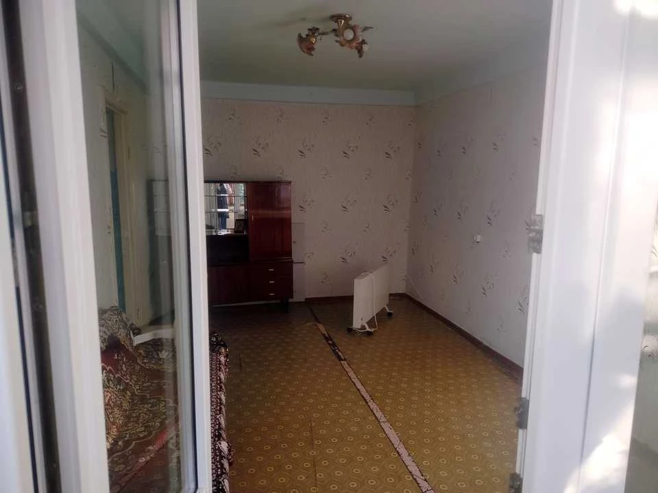 Apartment. Kam'yans'ke, Myru st.