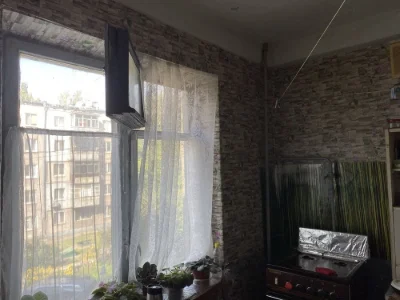 Продам 2-х комнатную Комсомольский проспект