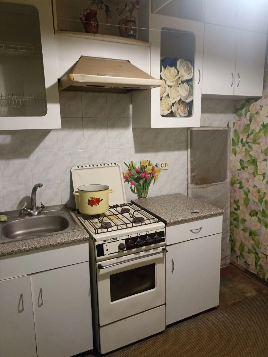 Apartment for sale on B. Khmelnytsky Street in the area near Yubiley Street