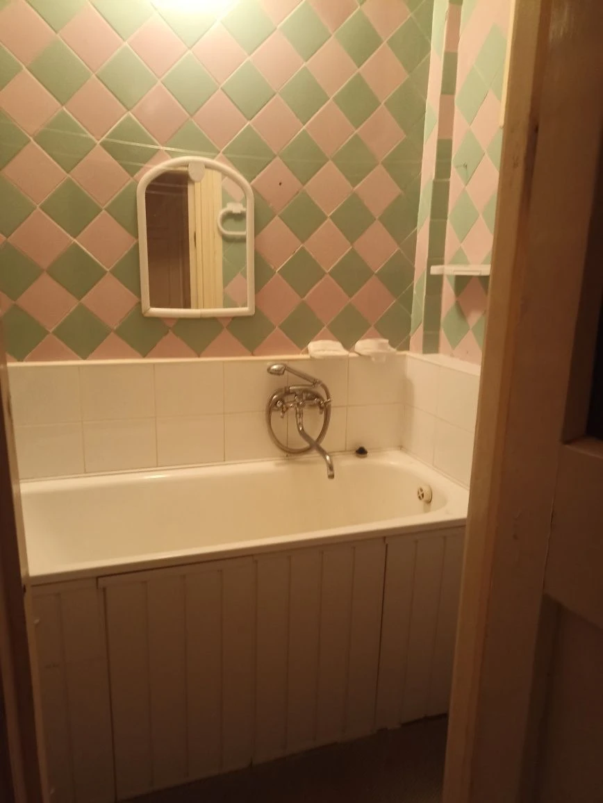 Apartment for sale on B. Khmelnytsky Street in the area near Yubiley Street