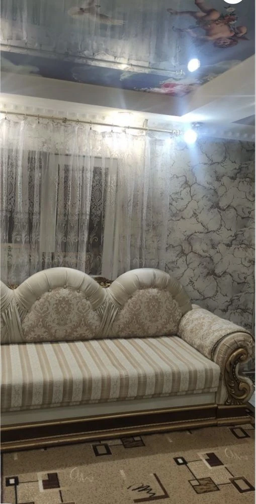 Sale of a 3-room apartment with a basement extension