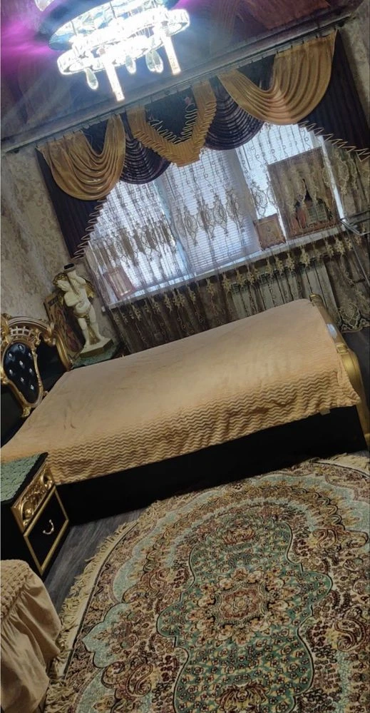 Sale of a 3-room apartment with a basement extension