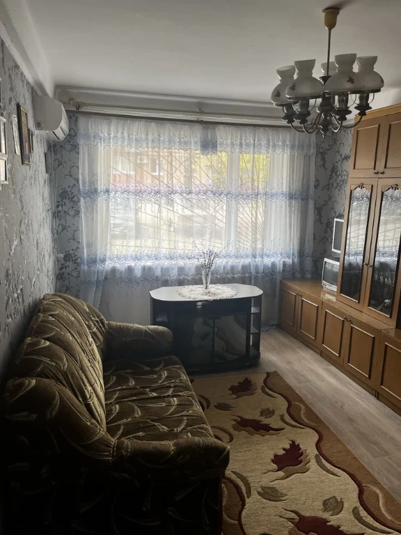 Продається 4-кімнатна квартира, район Черемушки