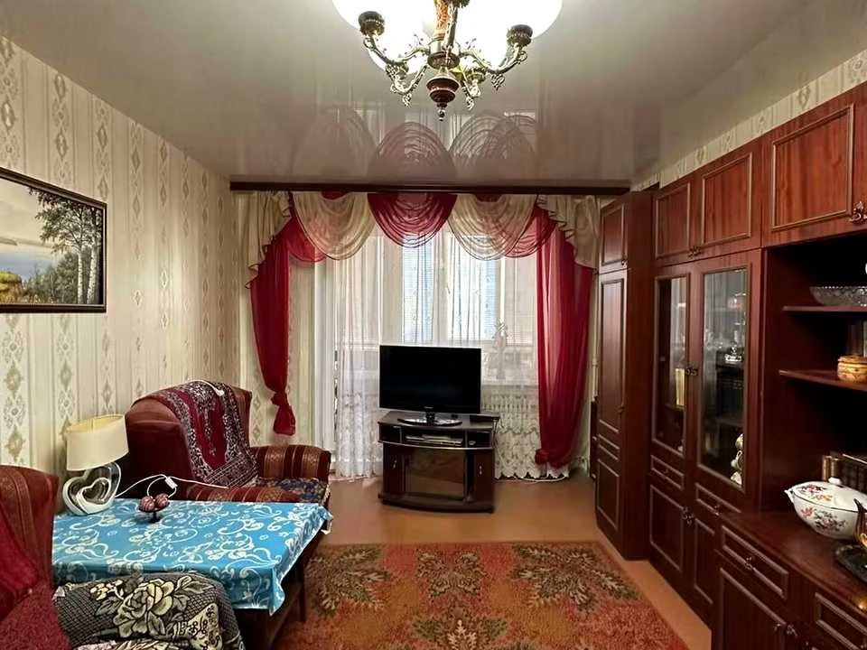 Apartment. Neskorenych Prospect, Kamiansk