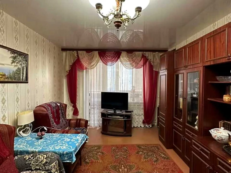 Apartment. Neskorenych Prospect, Kamiansk