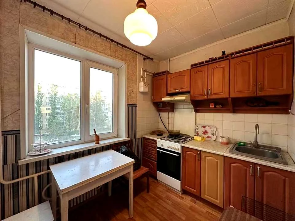Apartment. Neskorenych Prospect, Kamiansk
