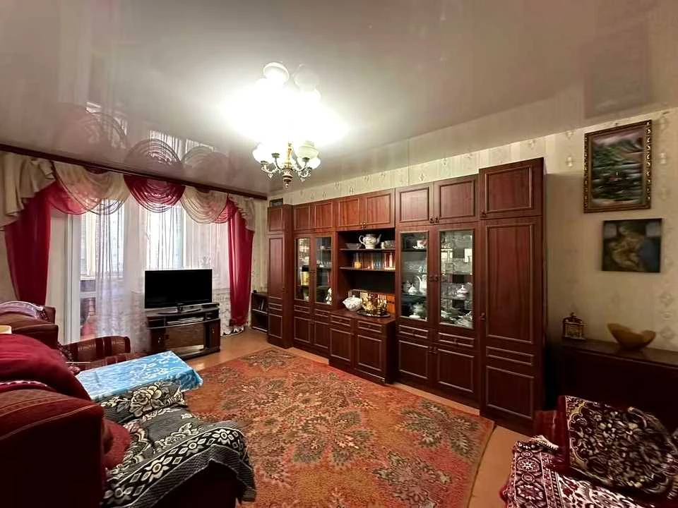 Apartment. Neskorenych Prospect, Kamiansk