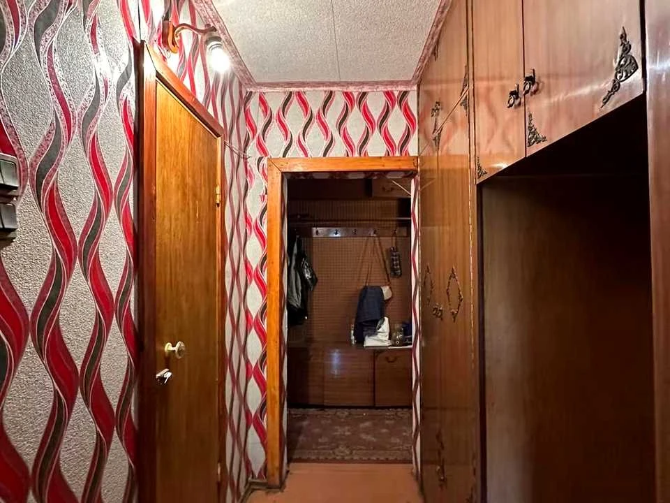 Apartment. Neskorenych Prospect, Kamiansk