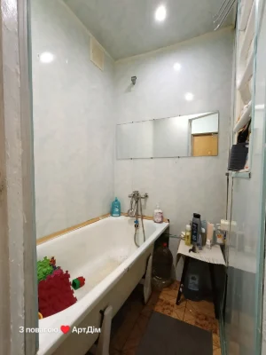 For Sale: 2-Bedroom Apartment on Yevhen Melnikova Street