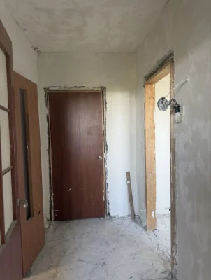 For Sale: 1-room apartment on the Left Bank, 11th microdistrict