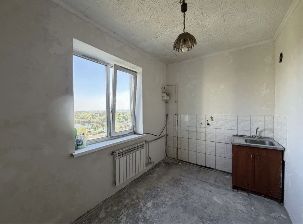 For Sale: 1-room apartment on the Left Bank, 11th microdistrict