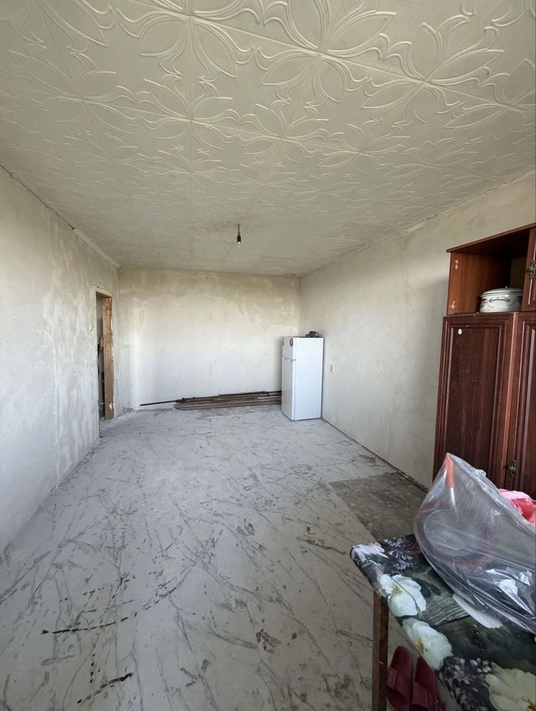 For Sale: 1-room apartment on the Left Bank, 11th microdistrict