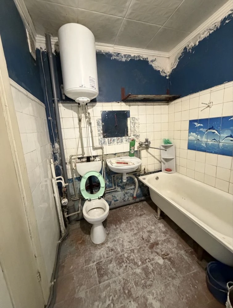 For Sale: 1-room apartment on the Left Bank, 11th microdistrict