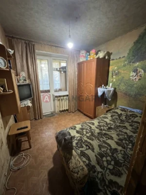 Four-bedroom apartment. Left Bank.