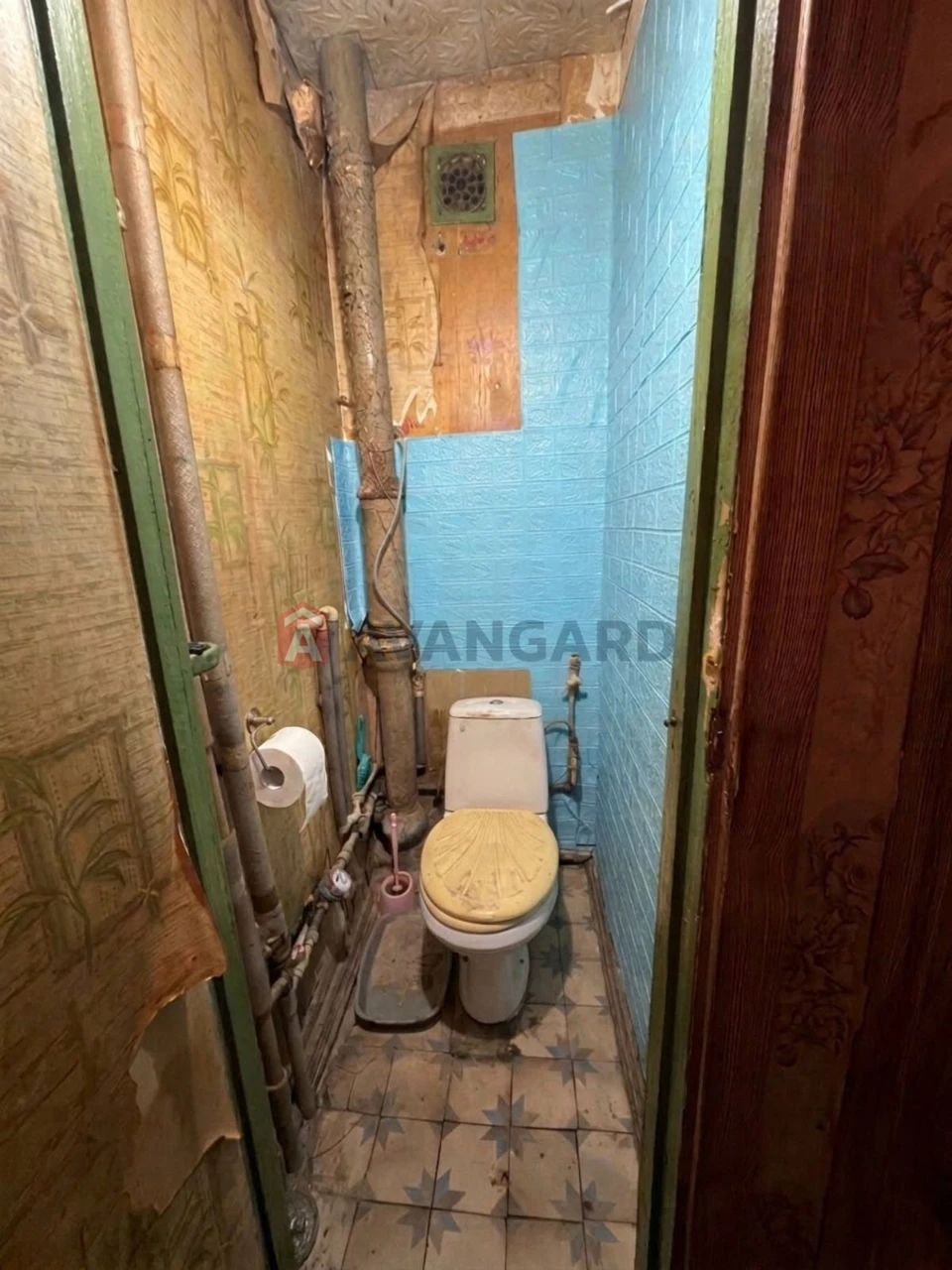Four-bedroom apartment. Left Bank.