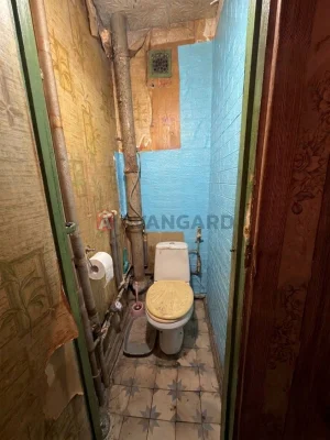 Four-bedroom apartment. Left Bank.
