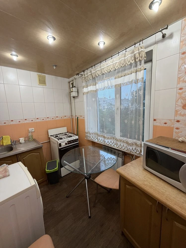 Продам 3-кімнатну квартиру в Камянському, проспект Василя Стуса