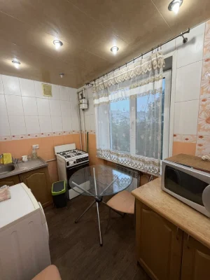 Продам 3-кімнатну квартиру в Камянському, проспект Василя Стуса
