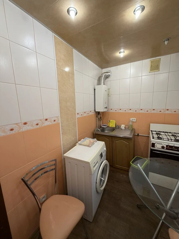 Продам 3-кімнатну квартиру в Камянському, проспект Василя Стуса