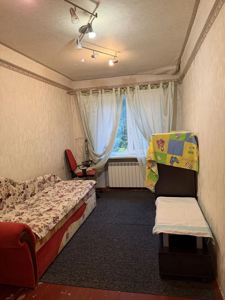 Продам 3-кімнатну квартиру в Камянському, проспект Василя Стуса