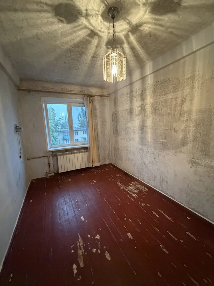 Продам 3-кімнатну квартиру в Камянському, проспект Василя Стуса