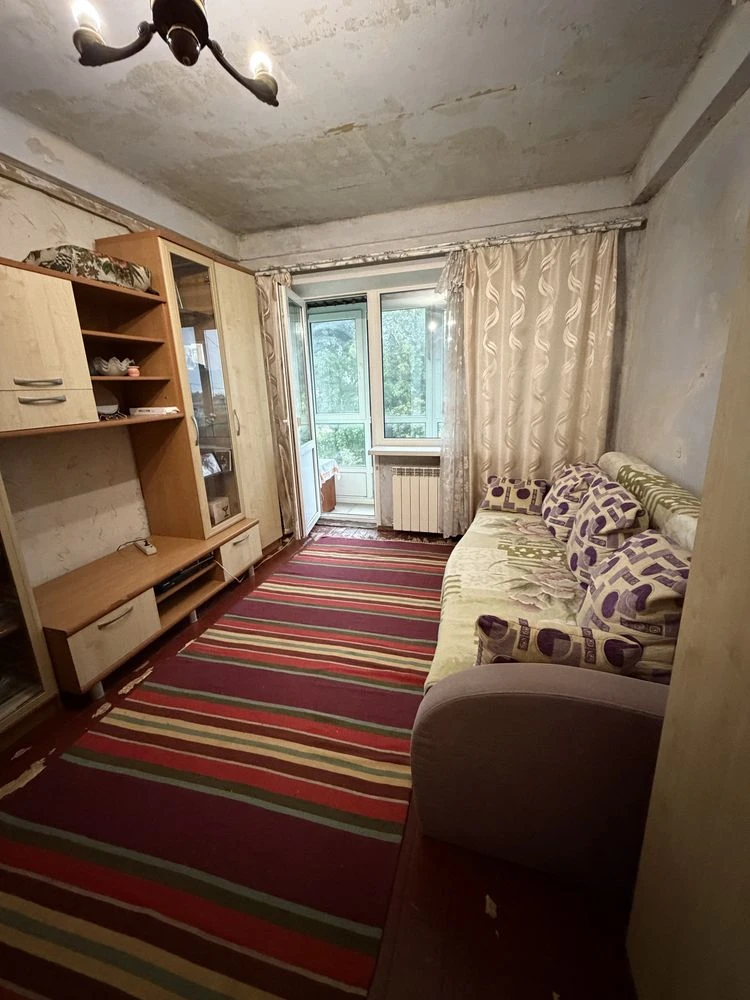 Продам 3-кімнатну квартиру в Камянському, проспект Василя Стуса