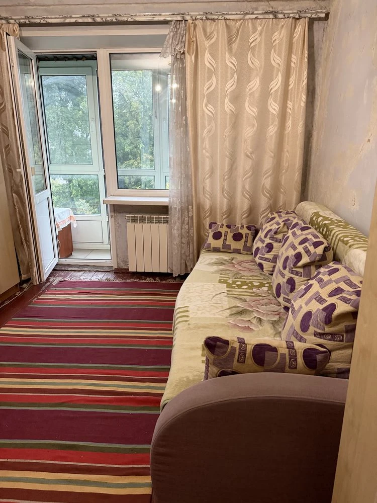 Продам 3-кімнатну квартиру в Камянському, проспект Василя Стуса